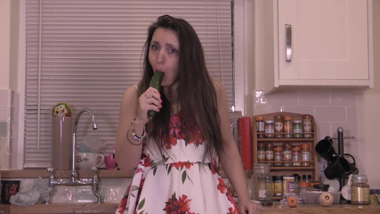 Eye Candy Official: Atrapado follando comida veg porno
