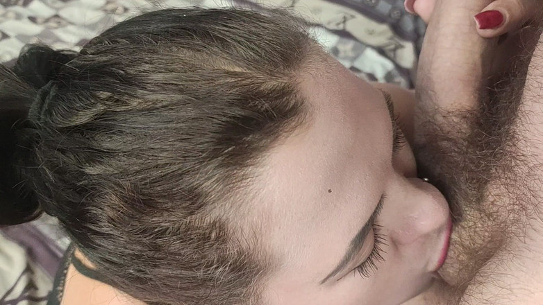 DirtyLubov: Seks Oral dan Vagina Berbulu Fuck dalam Catsuit