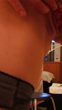 Alyssa Hiding dan Wanking pada Cam