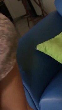 Giselle Leon faz boquete com pau gigantesco e porra na boca