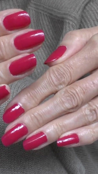 Unghie rosse JOI Parte 2, presentato da lady Victoria Valente