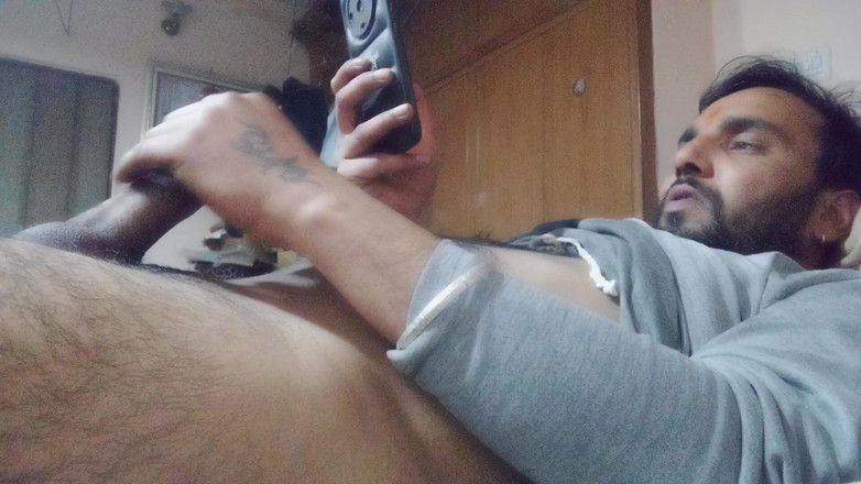 Rajasthani-old-lover: L'uomo indiano si masturba