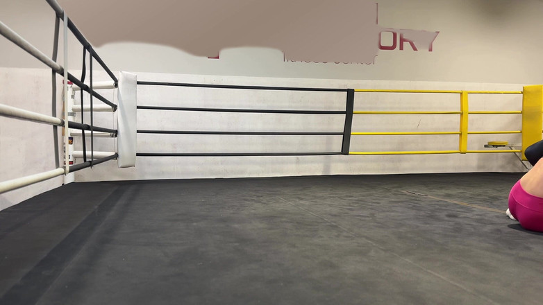 DINA LIGHT: Lotta femminile competitiva con il rosso