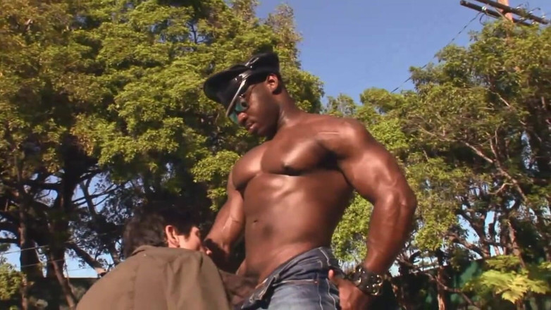 Gay 4 Pleasure: Pria kulit hitam muscly ngentot cowok kulit putih penurut