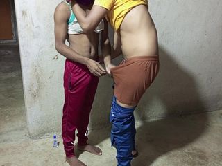 Indian Hijraji: 내 엉덩이를 빨아주는 어린 소년