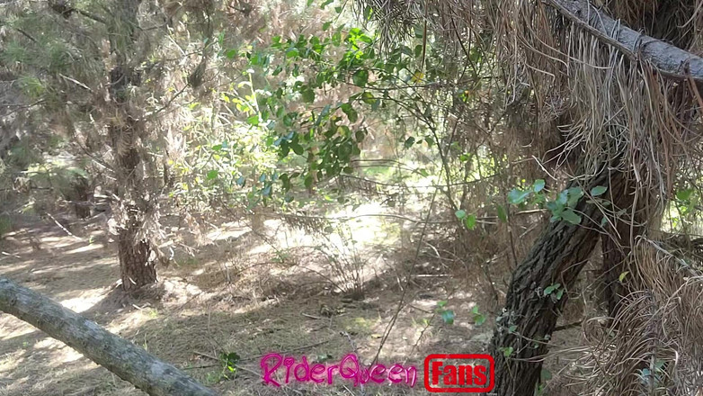 Riderqueen BBW Step Mom Latina Ebony: Riderqueen alleen, buitenshuis, video's voor fans