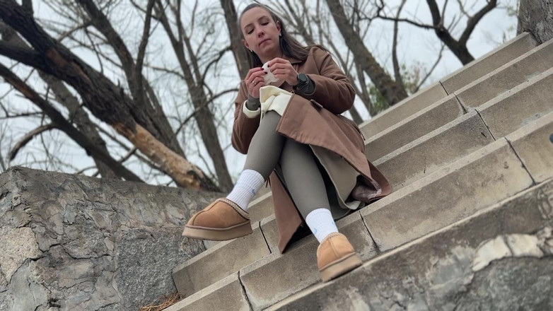 Hottie goddess: Street nysning ecstasy POV