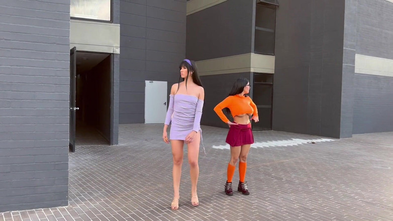 Yenifer Chacon: Daphne dan Velma Menangkap Raksasa - Halloween Special