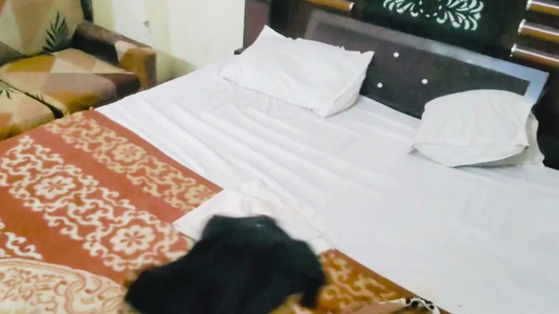 Sexychickworld: Bhabhi를 따먹고 분출하고 두꺼운 자지를 입에 밀어 넣는 세탁소; 그는 만족할 줄 모르는 Alka Bhabhi 따먹어