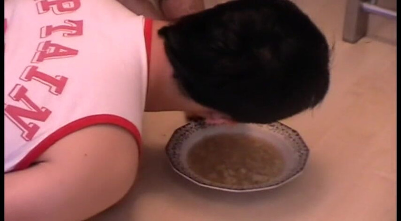 Foot Girls: Feeding him with her feet