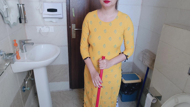 Saarabhabhi6: Индиец Kamwali занимается сексом с пареньком для кражи денег из сумочки, хинди аудио