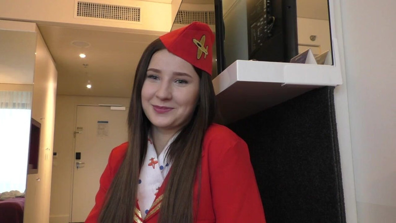 FakeflightAgent: Російська повітряна стюардеса Черрі наповнена кремпаєм