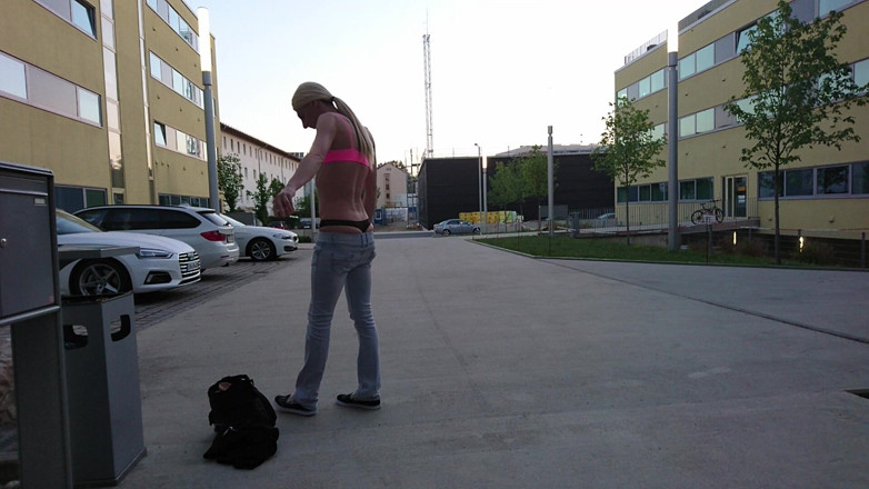 sweetfeet29: Seksowny Trans w publicznym poranku