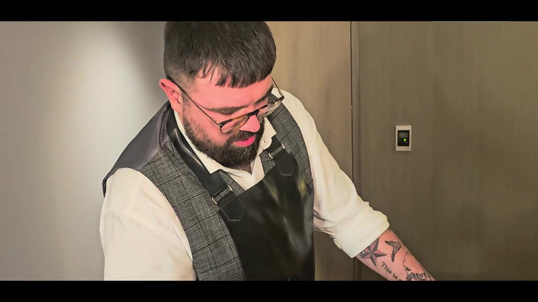 PoppaPig: Chubby Bear Dildo Play