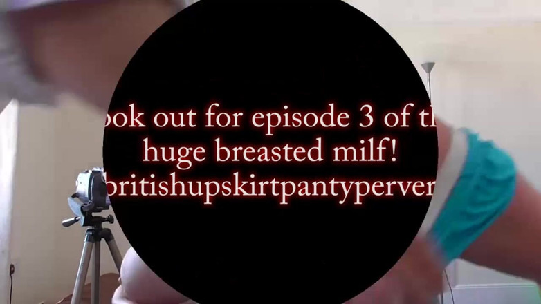 The British Short Skirt Panty Pervert: Shirley matura con il seno enorme 2