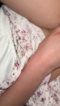 花嫁がドレスを着て喘ぐ声を聞いて、音声だけでも来るでしょう。