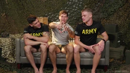 Activeduty - Booty Packning soldater hardcore railed av Big Cock Hunk