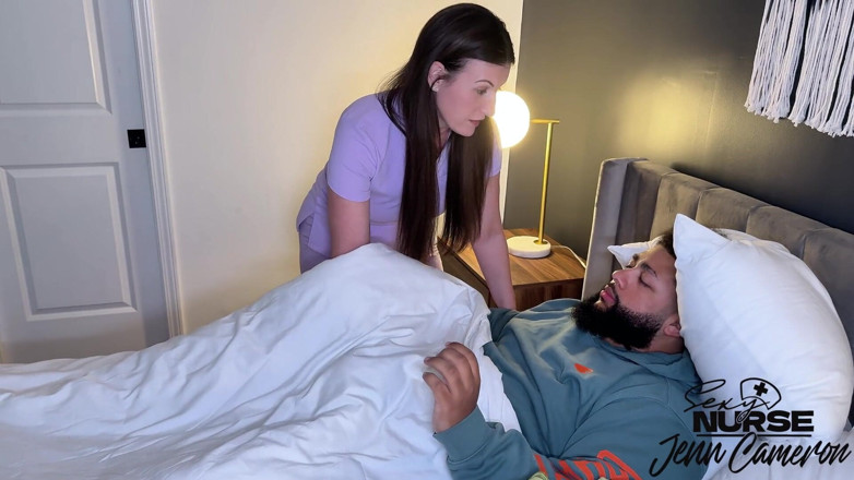 Sexy Nurse Jenn: 咆哮 - 你能听到狮子吗