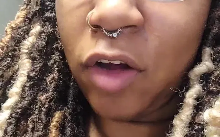 Josie4yourpleasure: I got boo boo your Queen is a clutz.