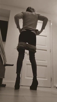 Sisshusband Pose and Ride Dildo 07