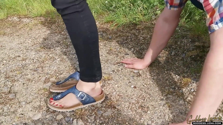 Goddess Lena: Kencan kaki bareng birkenstock-sandal