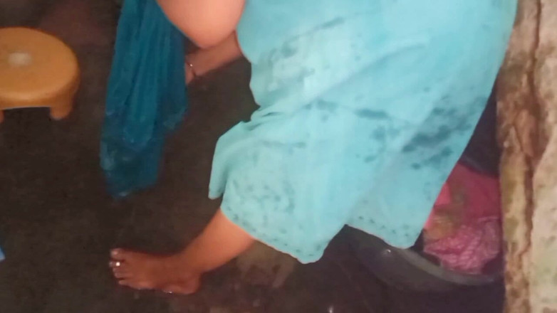 Priyanka314: Tamil moster bad porrfilm i byn