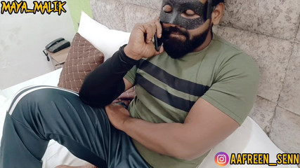 Maya-malik: Karım ailesinin evine gittikten sonra, eve bir masaj kızı aradım...