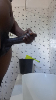 Zakar saya tanpa belas kasihan Ia mencari vagina kotor itu untuk disapu