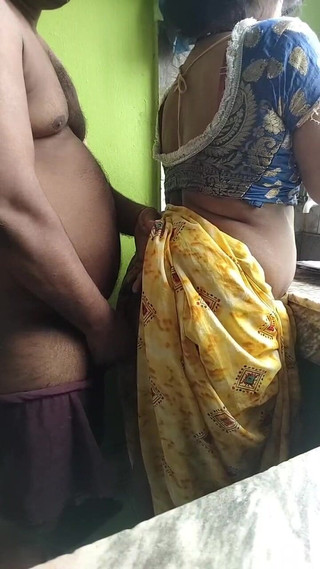 FULLMJEDETI: Arsch gerieben deshi bhabhi bartan, wasing zeit