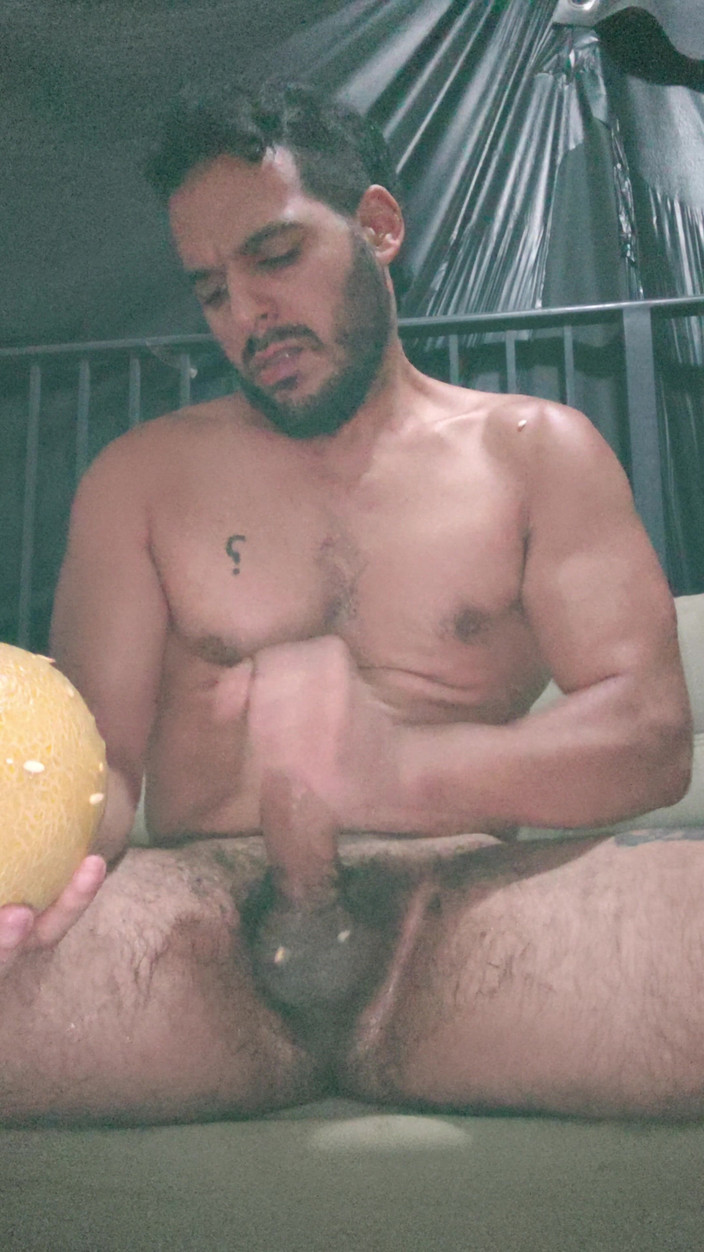 Grayalpha: 내 자지를 목구멍으로 따먹는 걸 들을 수 있도록 멜론을 따먹는 음식 페티쉬