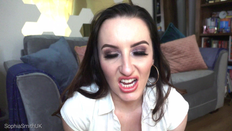 SophiaSmithUK: Kamu bukan pria sejati