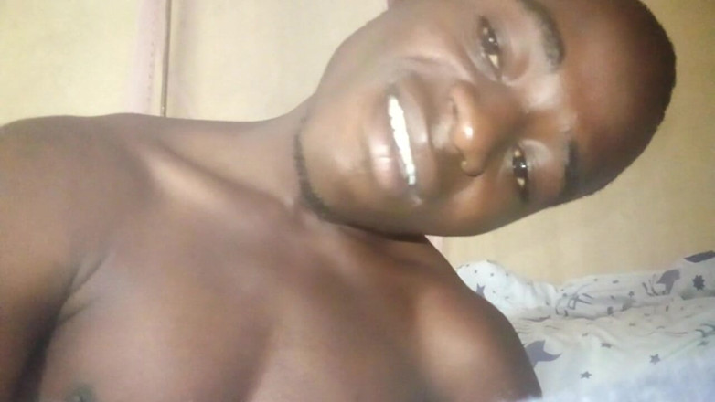 Dylloh: Vibrador na bunda