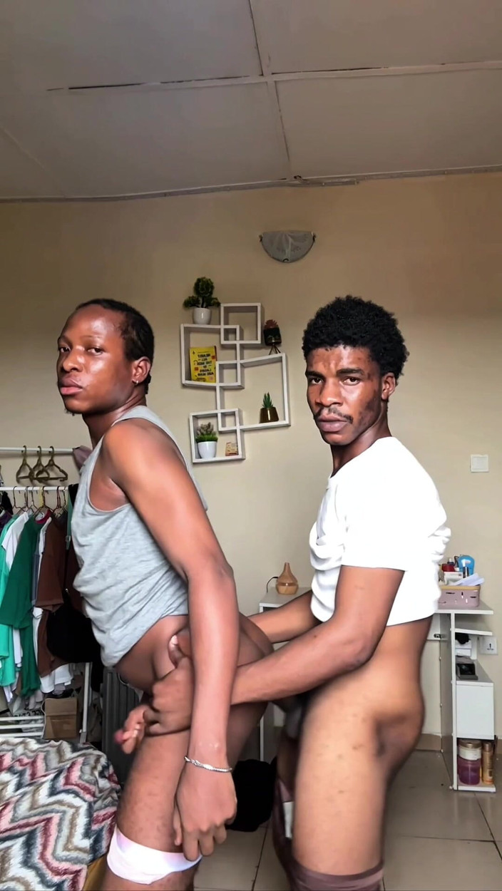 Purplecum: Beni yarakla sikiyor