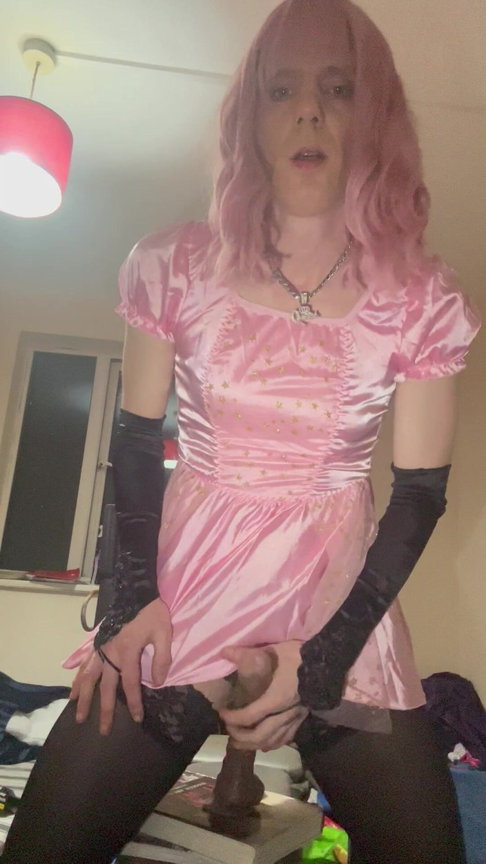 Jessica silk: Jess Silk dildoya biniyor
