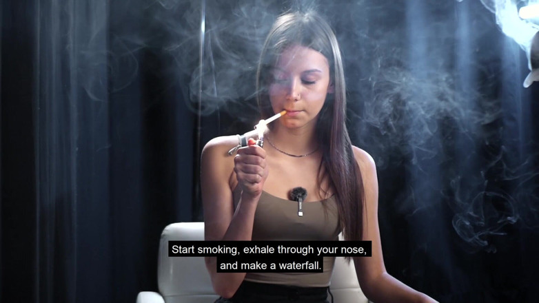 Russian Smokers: Спокійний сольний сеанс куріння в студії з м'яким димом і прямим зоровим контактом