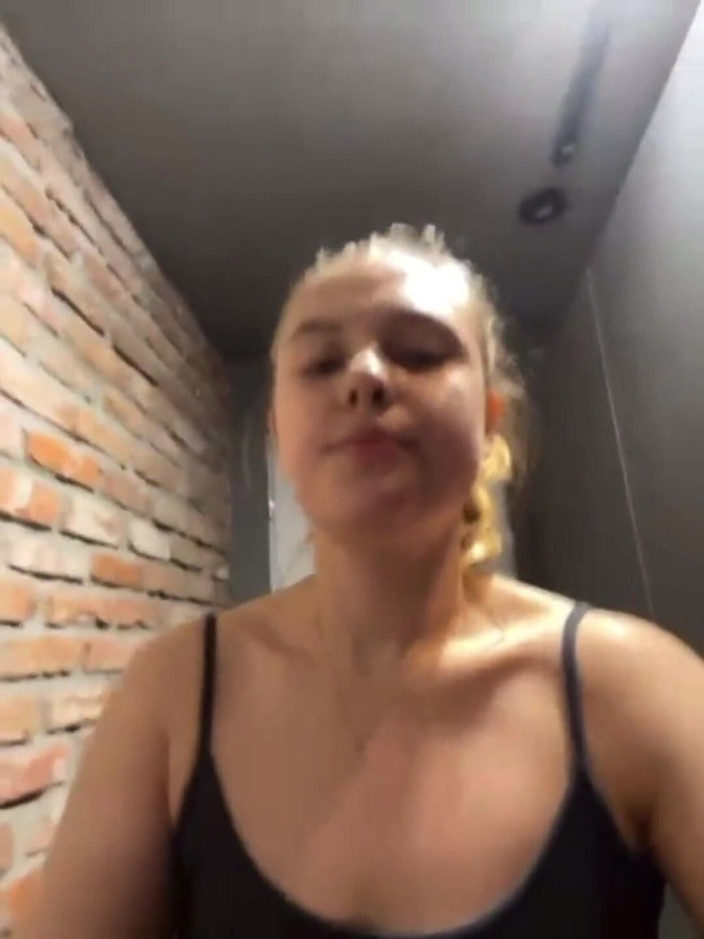 JuiceLussie: Baise irréelle dans la salle de sport