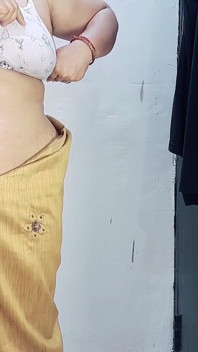 房子女仆用印地语被他的主人狠操