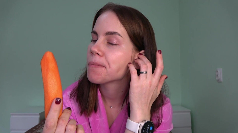 Anna Sky: Sexy Zrzka Anna Kouří a Dostane Výstřik