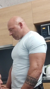 Prietenul culturist Mr Guru este supt din nou Dexterxxl