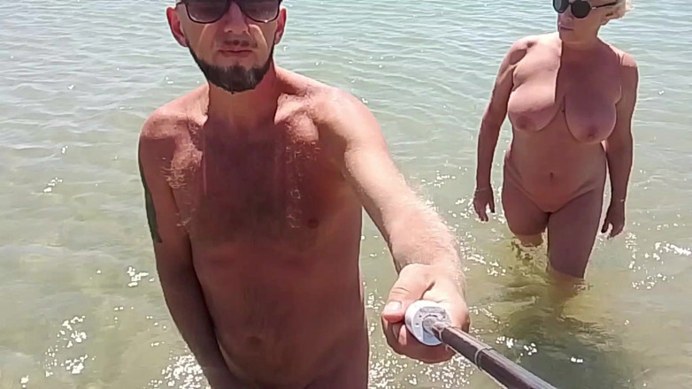 Crazyfamily 1970: Люблю трахати мачуху на пляжі