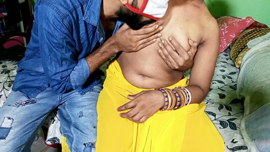 FireeCouple: Mannen är i armén sex med brevbäraren med att kyssa