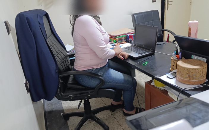 BBW LATINA: Il mio capo al lavoro mi chiede di scoparla ogni...