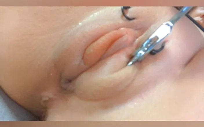 SklavinS_pervert: German Sub Sklavins Pump Her Cunt