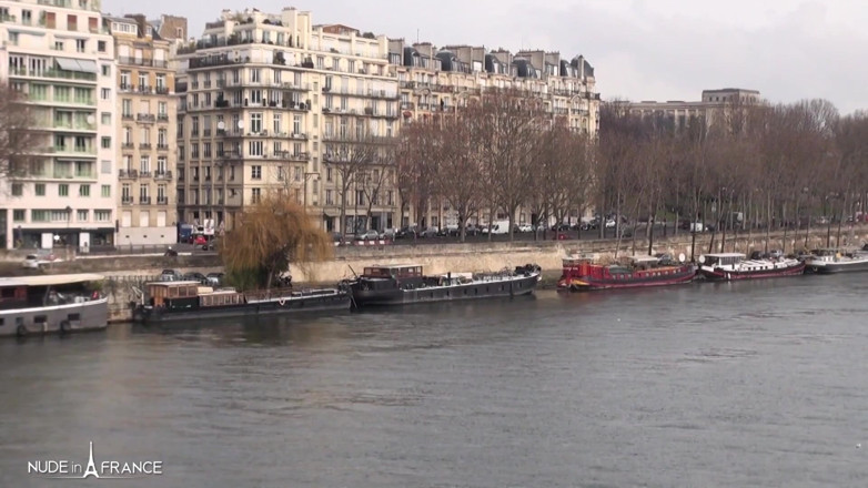 Nude in France: Sextape of a Real Couple on a Honeymoon in Paris