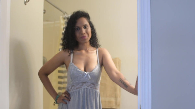 Sexy Lily: Azgın Hintli üvey anne azgın üvey oğlunu sikiyor