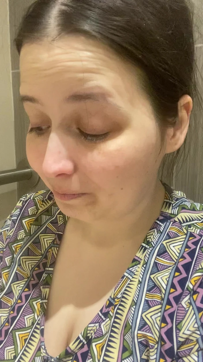 MissChrystalline: Orgasm in the Bathroom Stall