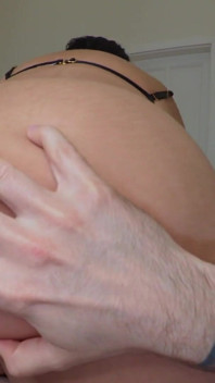 Busty Rosina Rams Alec, ciasny dupek z Masywnym Dildo!