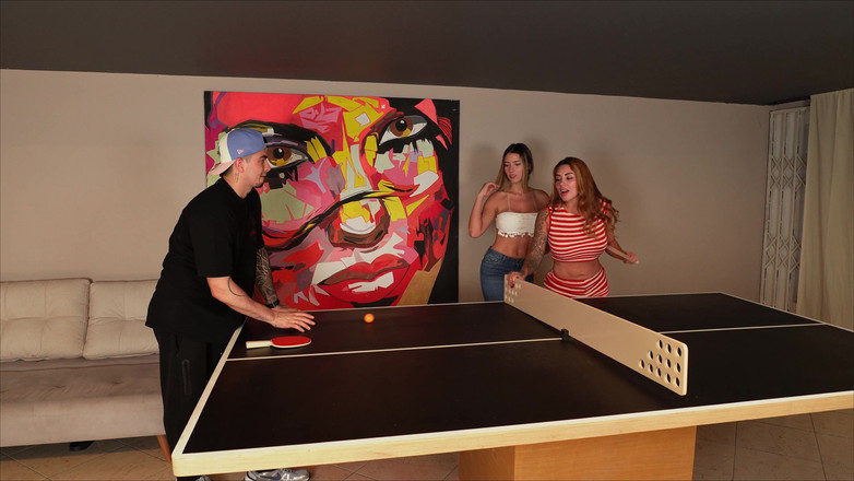 Sara Blonde: Permainan Cabaran Berakhir Dengan Threesome Basah - Sara Blonde