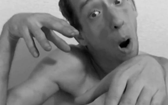 LilTaste: J’exhibe mon corps maigre