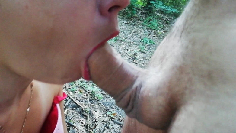 DirtyLubov: Fitta slickar, kuk suger utomhus